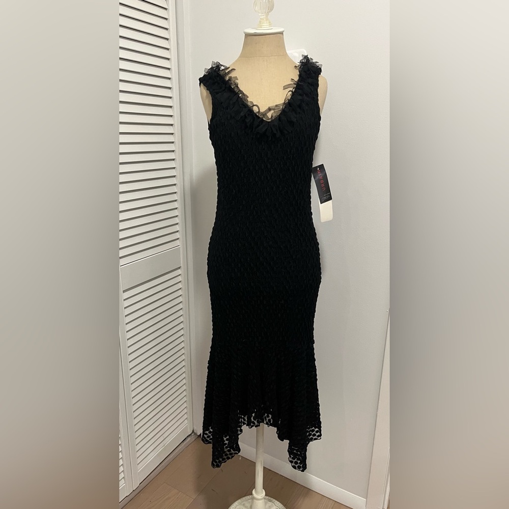 Chic New Black Dress